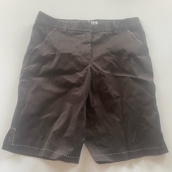How & Wen - Black Size 4 Mid Length Shorts - Picture 1 of 3